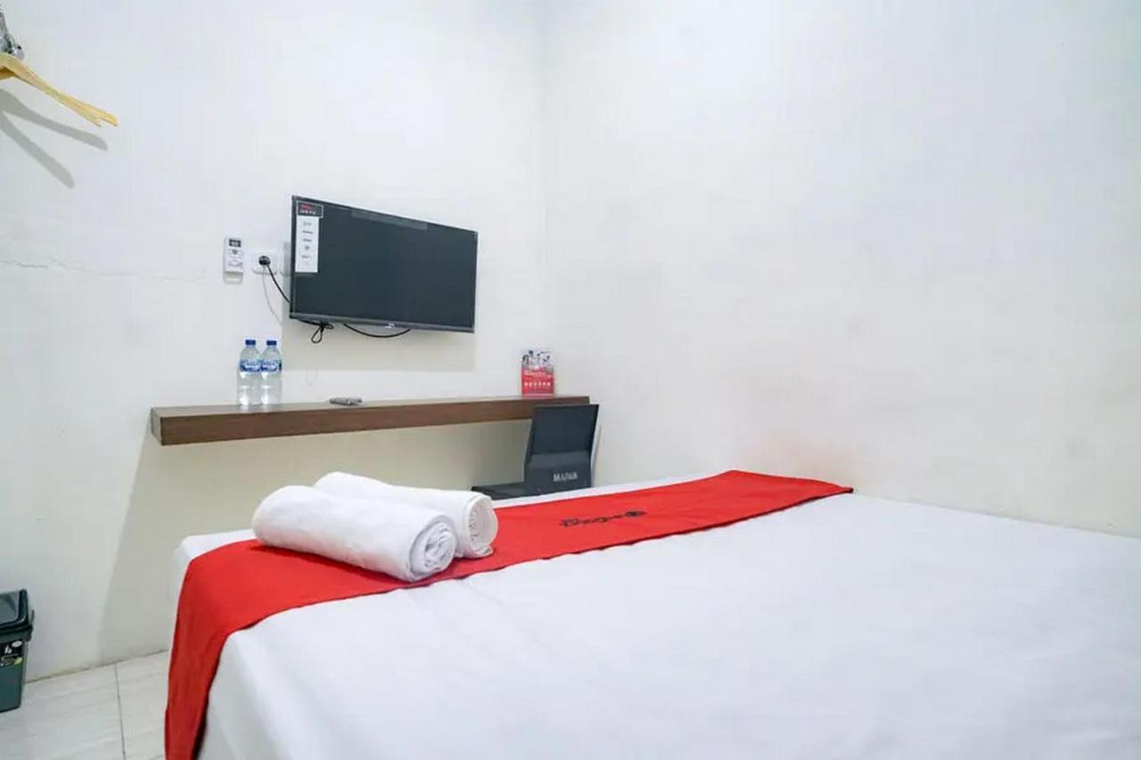 فندق Reddoorz Near Ekowisata Mangrove بيلاوان المظهر الخارجي الصورة