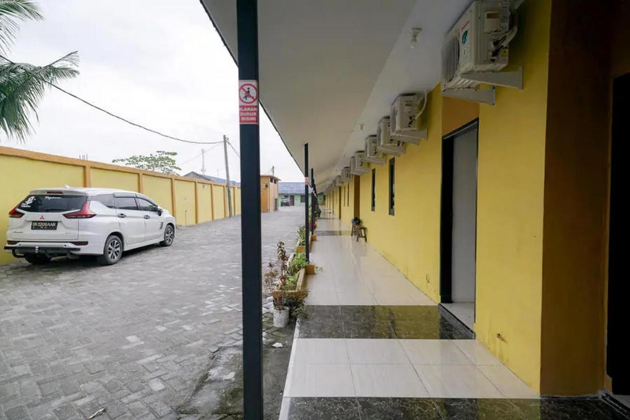فندق Reddoorz Near Ekowisata Mangrove بيلاوان المظهر الخارجي الصورة