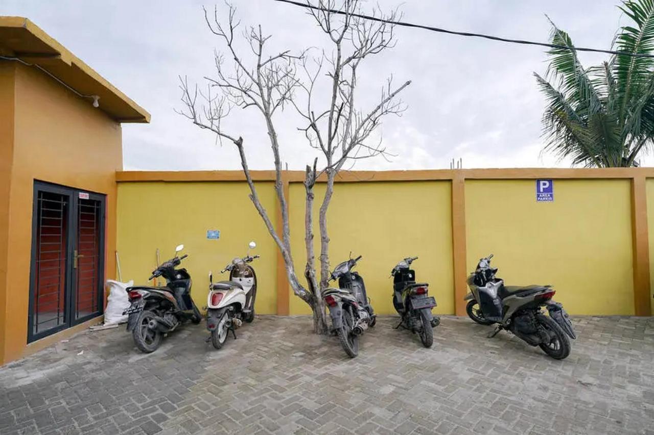 فندق Reddoorz Near Ekowisata Mangrove بيلاوان المظهر الخارجي الصورة